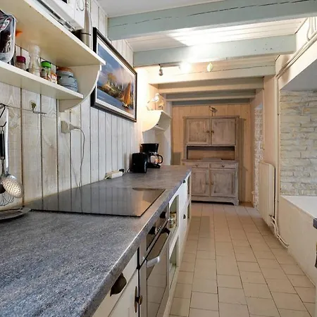 Holiday home Charmante Maison Entre Centre Et