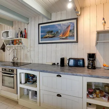 بيت للعطل Charmante Maison De - Proche Gare - Plages - Avec Terrasse لا روشيل